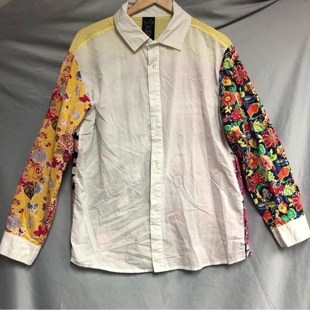 Mutts Nuts, Large Novelty, Shirt, White Front With Multicolored Flower Fabrics